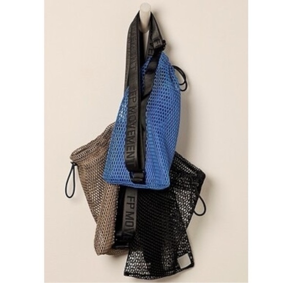 Free People FP Movement Mini Mesh Sling Bag in Lapis Royal Blue NWOT New - Picture 2 of 16